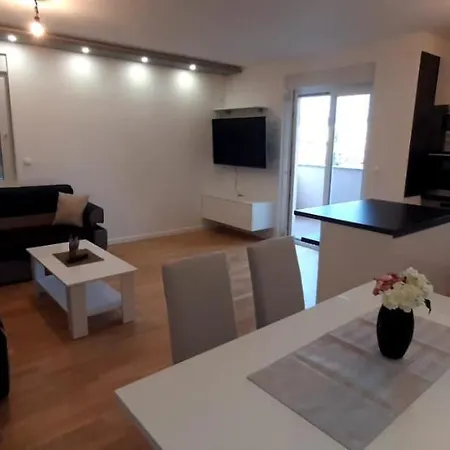 Ana - Apartment *
